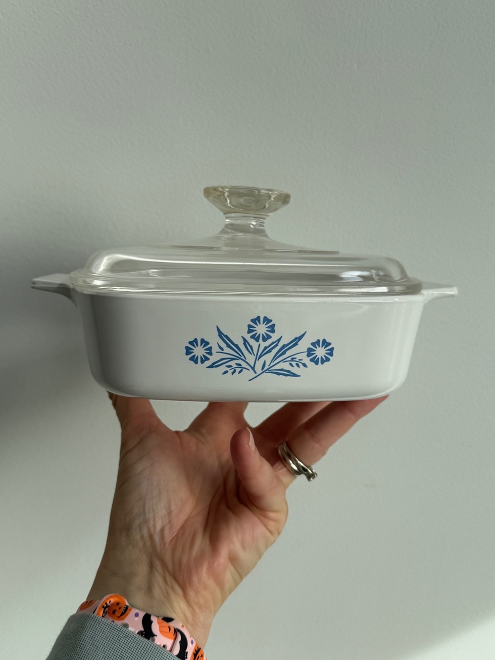 Vintage CorningWare A1B casserole dish with Pyrex lid